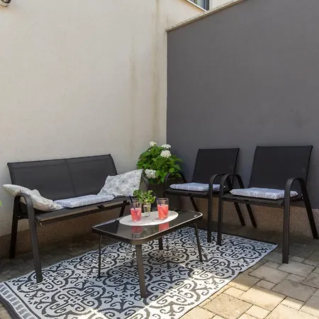 Diamond * Πούλα