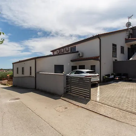 Diamond Апартаменти *